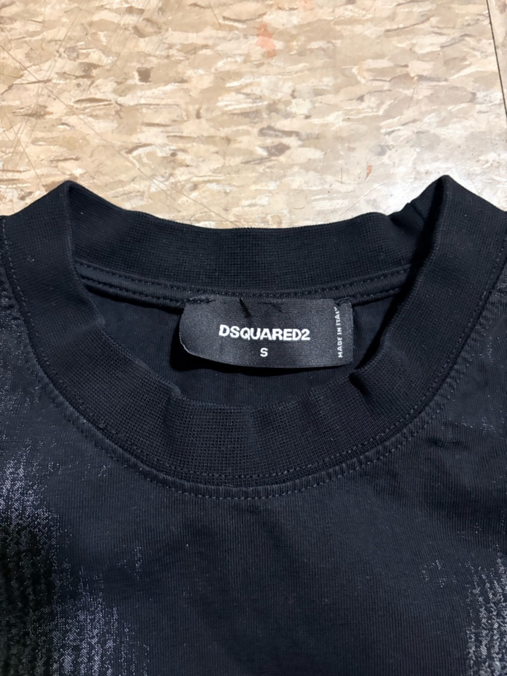 DSQUARED2 Black Short-Sleeve Tee with Patch Detail - Picture 4 of 4